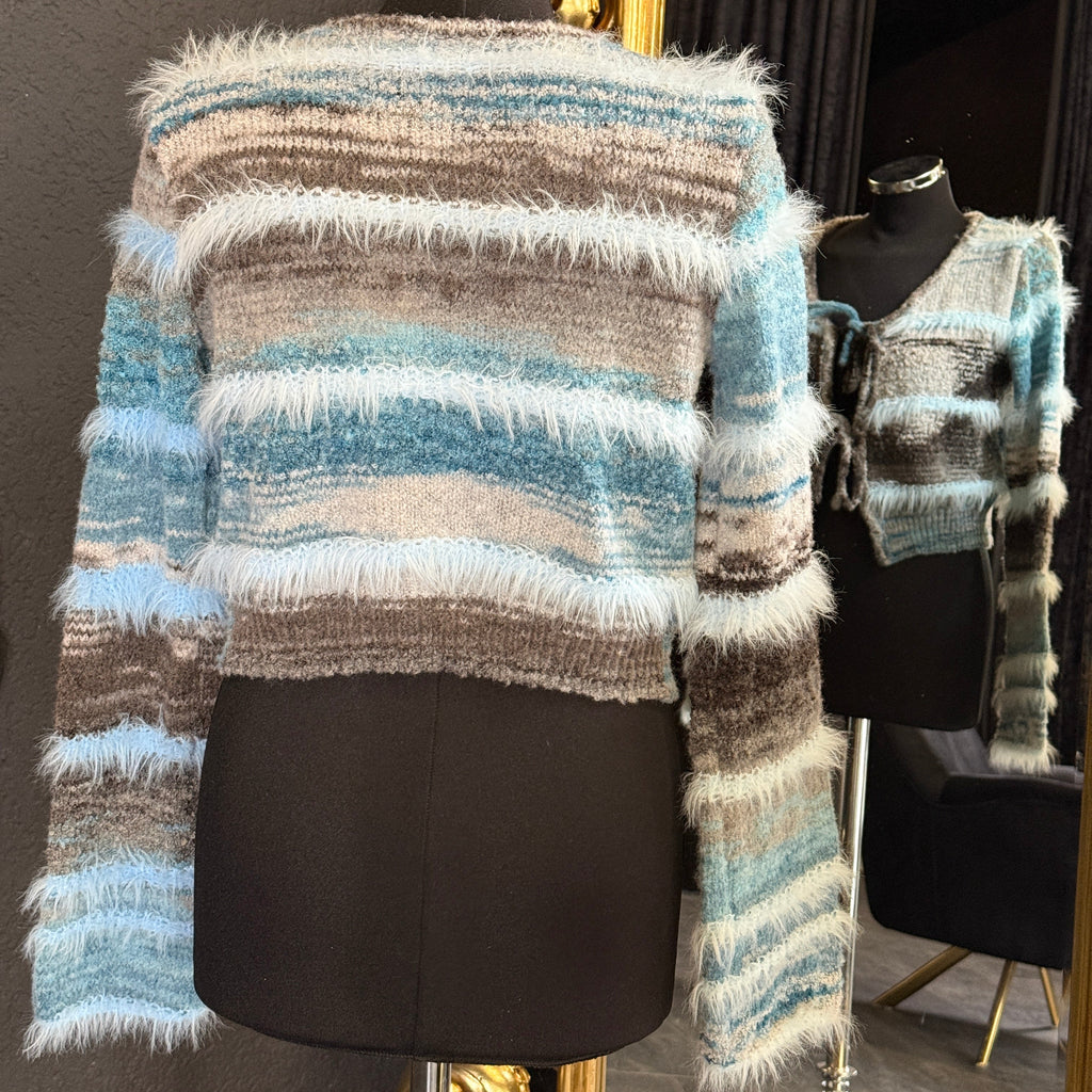 Cropped Flausch-Strickjacke in Blau-Grau