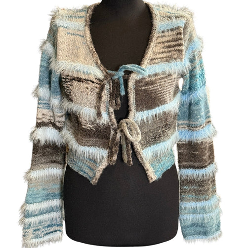 Cropped Flausch-Strickjacke in Blau-Grau