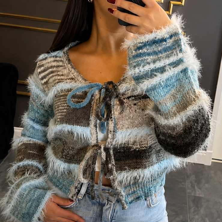 Cropped Flausch-Strickjacke in Blau-Grau